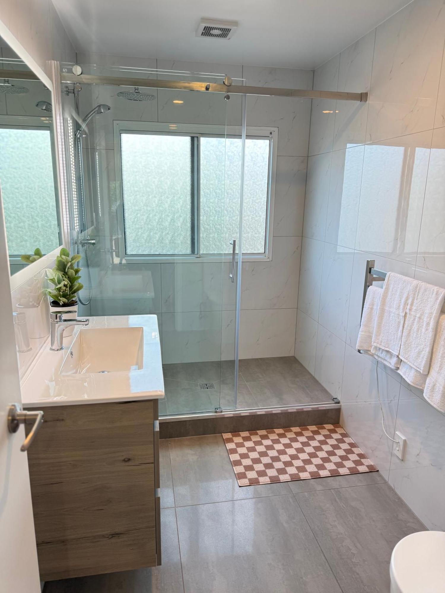 The Luxe Hidden Gem Villa In Auckland Heart - 3 Bedrooms Near Newmarket Westfieldmall Екстериор снимка